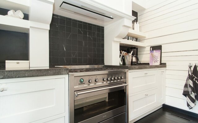 Upscale Mansion in Huisduinen North Holland With Garden