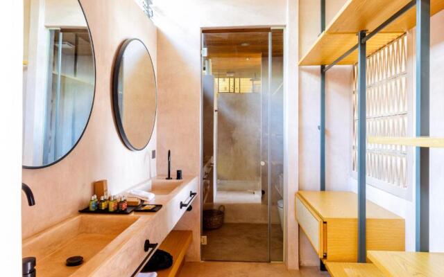 Birdcage 33 Hotel - Adult Only