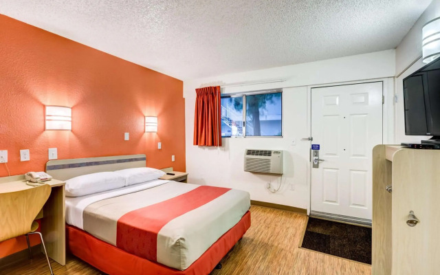Motel 6 Wheat Ridge, CO - West - Denver North