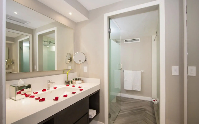 Isaaya Hotel Boutique by WTC