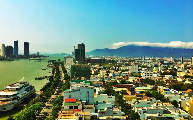 Da Nang Riverside Hotel
