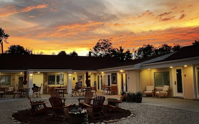 River Rock Inn B&B - Adults Only