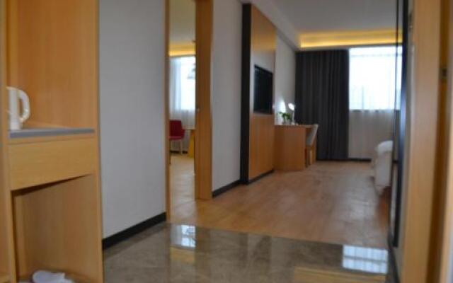 Elan Hotel Yangzhou Baoying Bus Station Selected