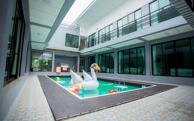 Three bridges hotel