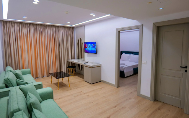 Chimaera Hotel