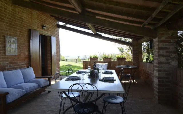 Pleasant Villa In Valiano With Terrace, Garden, Sun-Loungers