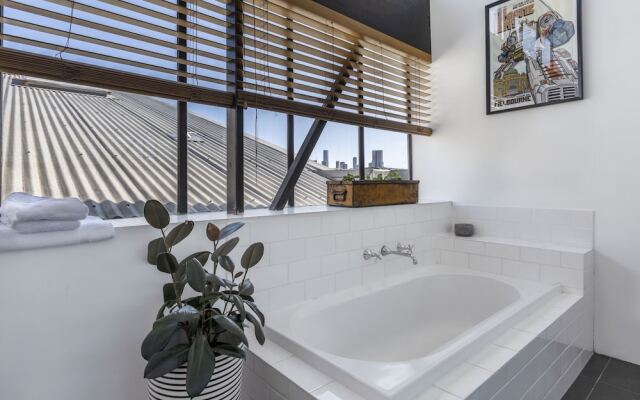 StayCentral - Fitzroy Converted Warehouse Penthouse