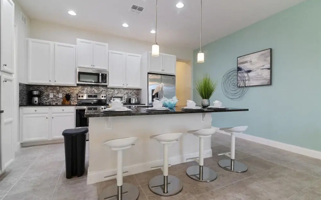 5BR Town Home in Festival