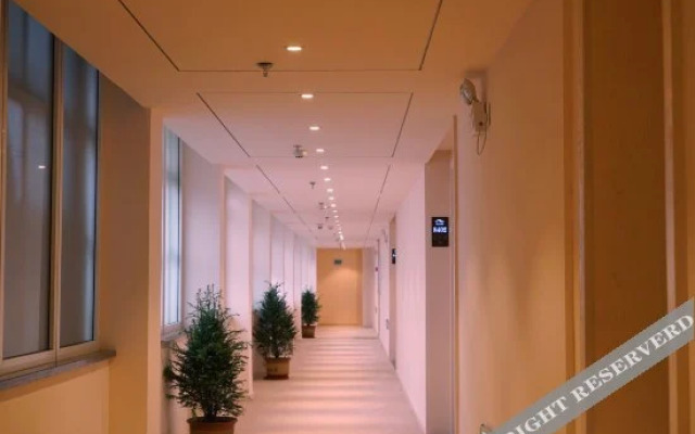 Scenery Hotel