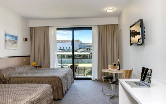 Macquarie 4 Star
