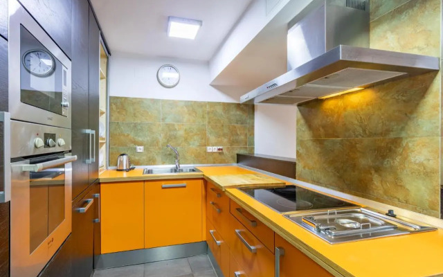 Alhondiga Oasis Suite by Valcambre