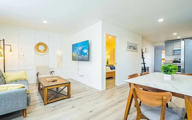 Elegant Country Retreat With Serene Patio Haven