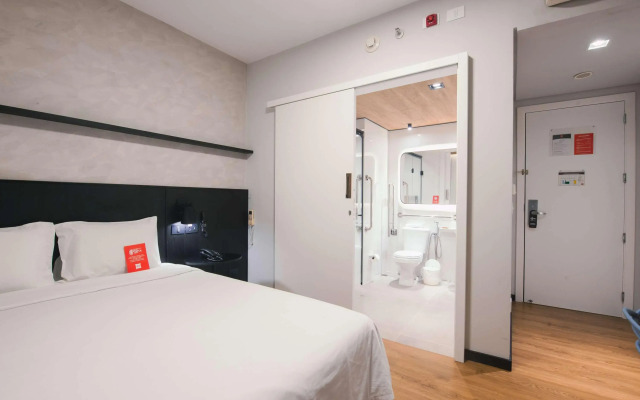 Ibis Curitiba Shopping