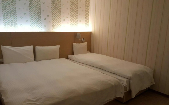 Honey Prince Hotel