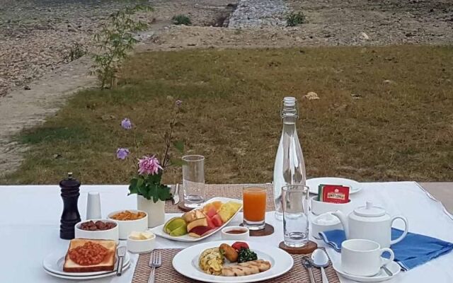 Corbett Riverside Resort