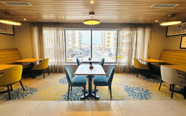 Hampton by Hilton Dubai Al Barsha