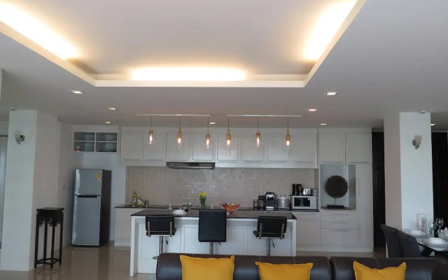 6-18 - Penthouse 3 Bedrooms Walking To Patong Beach