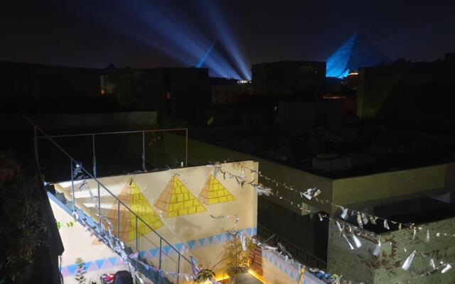 2 Jana Pyramids view inn