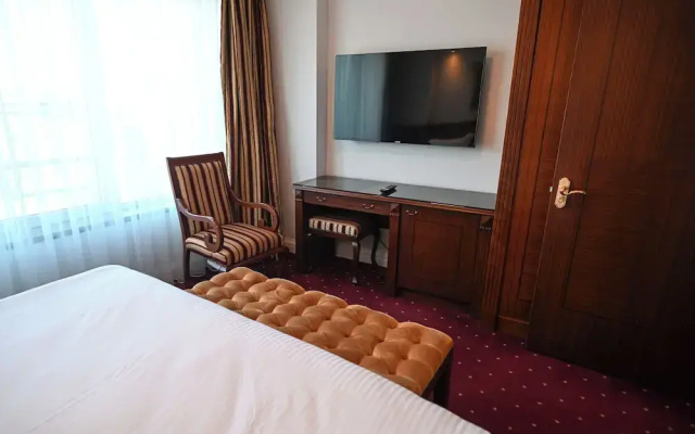 Stone Bridge Hotel