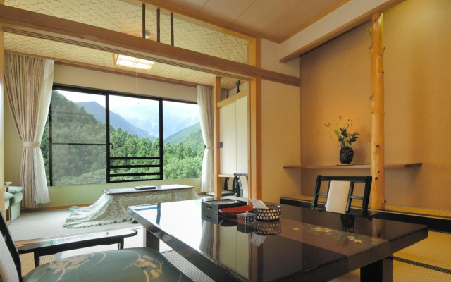 Minakamisanso