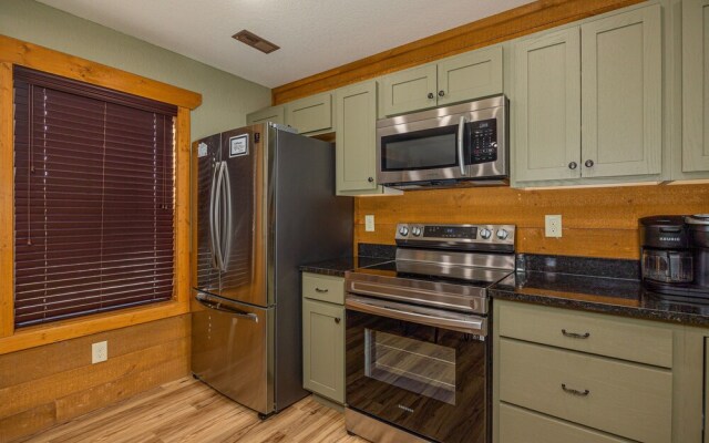 Splashing Bear Lodge