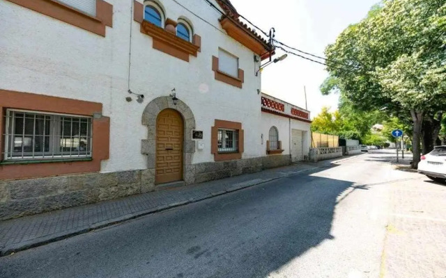 Newly renovated room w Pool y BikeParking