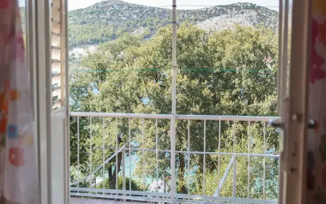 Perfect Beachfront Getaway Ideal for Families