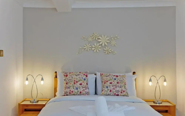 Imperial Horseferry Road Apartment