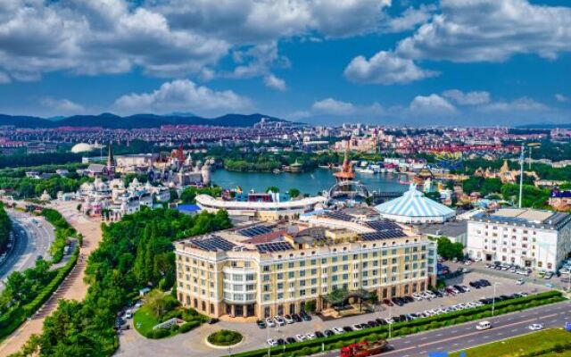 Discoveryland Hotel