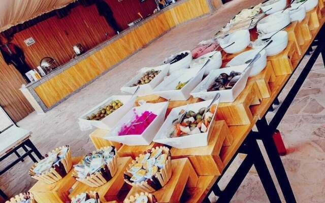 Sharah Luxury Camp