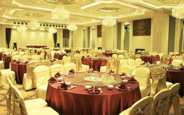 Titan Central Park Hotel