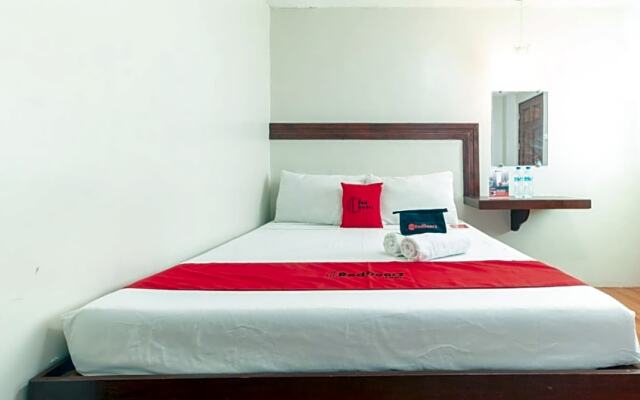 RedDoorz @ Paterno Street Tacloban