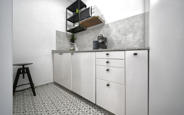 CASA VERDE Comfortable Air-Conditioned