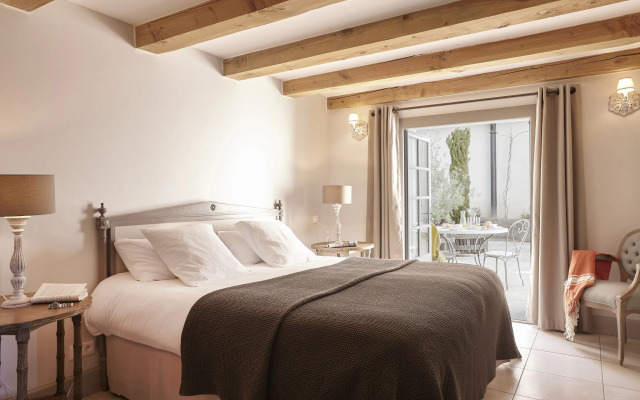 Château Saint Pierre de Serjac