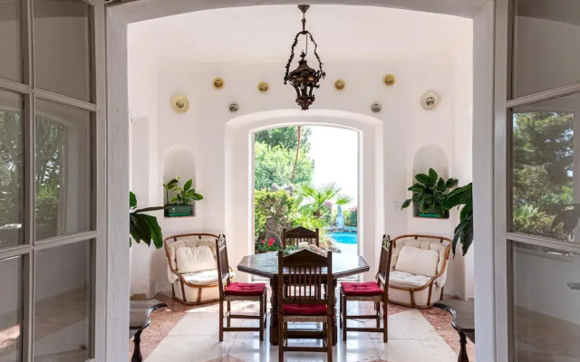 Villa Barkley - Luxury Villa With a Pool