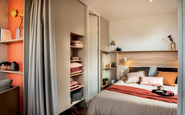 2 2-person Hotel Lodge