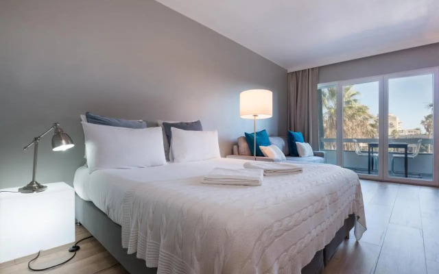 Cascais/Estoril Beachfront Apts