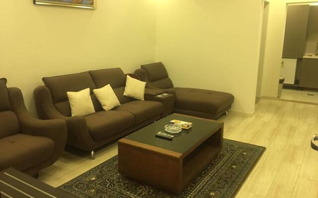 Nourth House Aparthotel