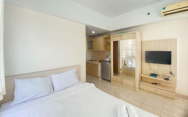 Homey And Cozy Stay Studio Margonda Residence 3 Apartment