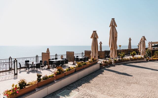 Khazar Palace Hotel & Restaurant