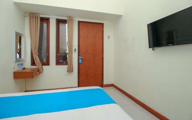 Airy Kuta Utara Pantai Batu Bolong 56 Canggu Bali