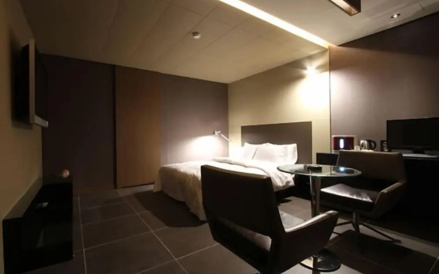Valentine Hotel