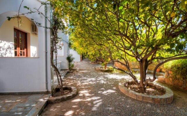 Sifis Studios Pefkos