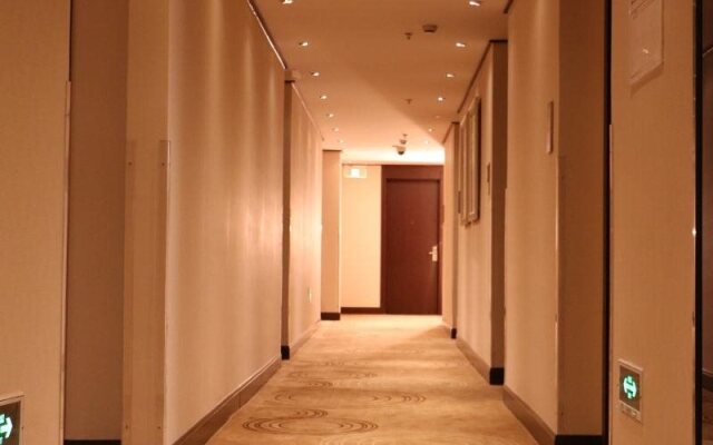 GreenTree Alliance ShangHai WanDa SongJiang University Town Metro Station Hotel