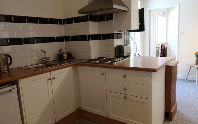 Charming 1-bedroom Apartment Near South Downs
