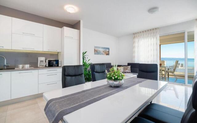Sea view apartment EMA