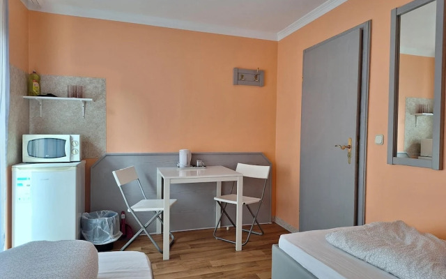 2-Rent Group Hostel Rooms AUB162