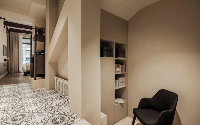 1926 La Galerie Boutique Art Suites