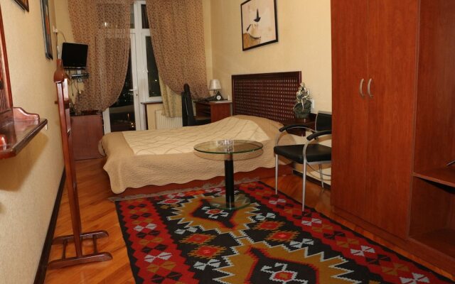Nur-2 Hotel