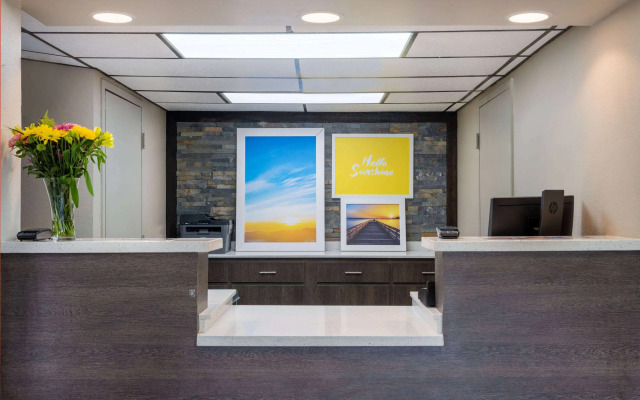 Days Inn by Wyndham Clemson